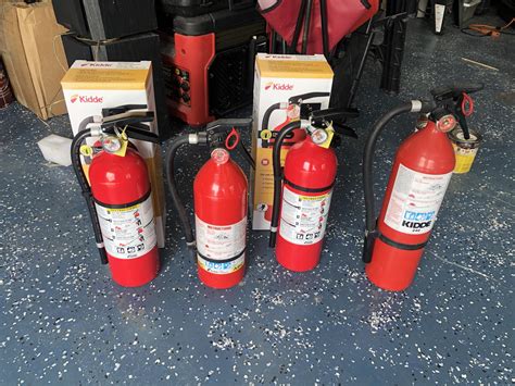 kiddie recall extinguisher won't fit my metal wall bracket|kidde xl extinguisher recall.